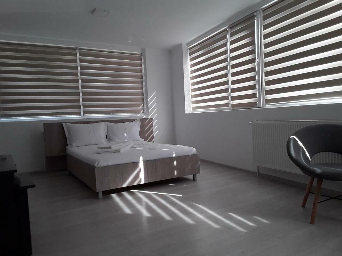 Camere De Inchiriat Central La Calciu Махмудия Экстерьер фото